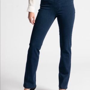 Betabrand denim straight leg with pockets. Large, regular length.